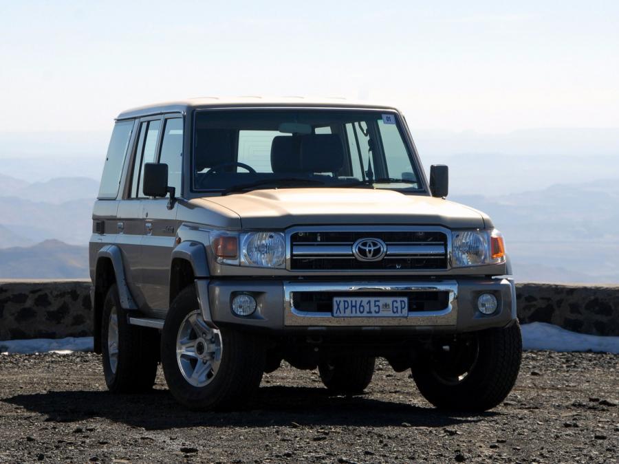  Toyota Land Cruiser 70 2007 года  (ZA) (фото 6 из 17)